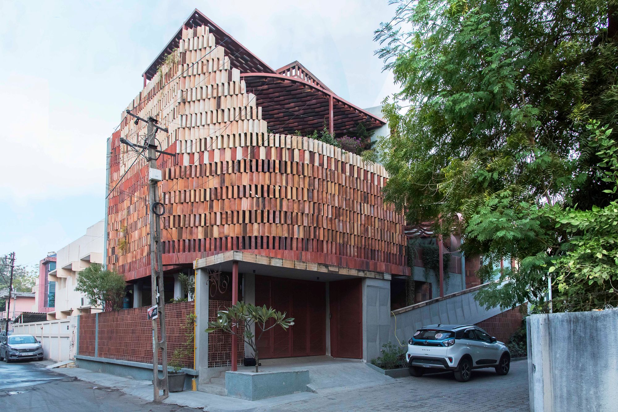 This 6,275 sq. ft. home is a Thoughtful Insertion of Sustainability in  Rajkot's Concrete Landscape