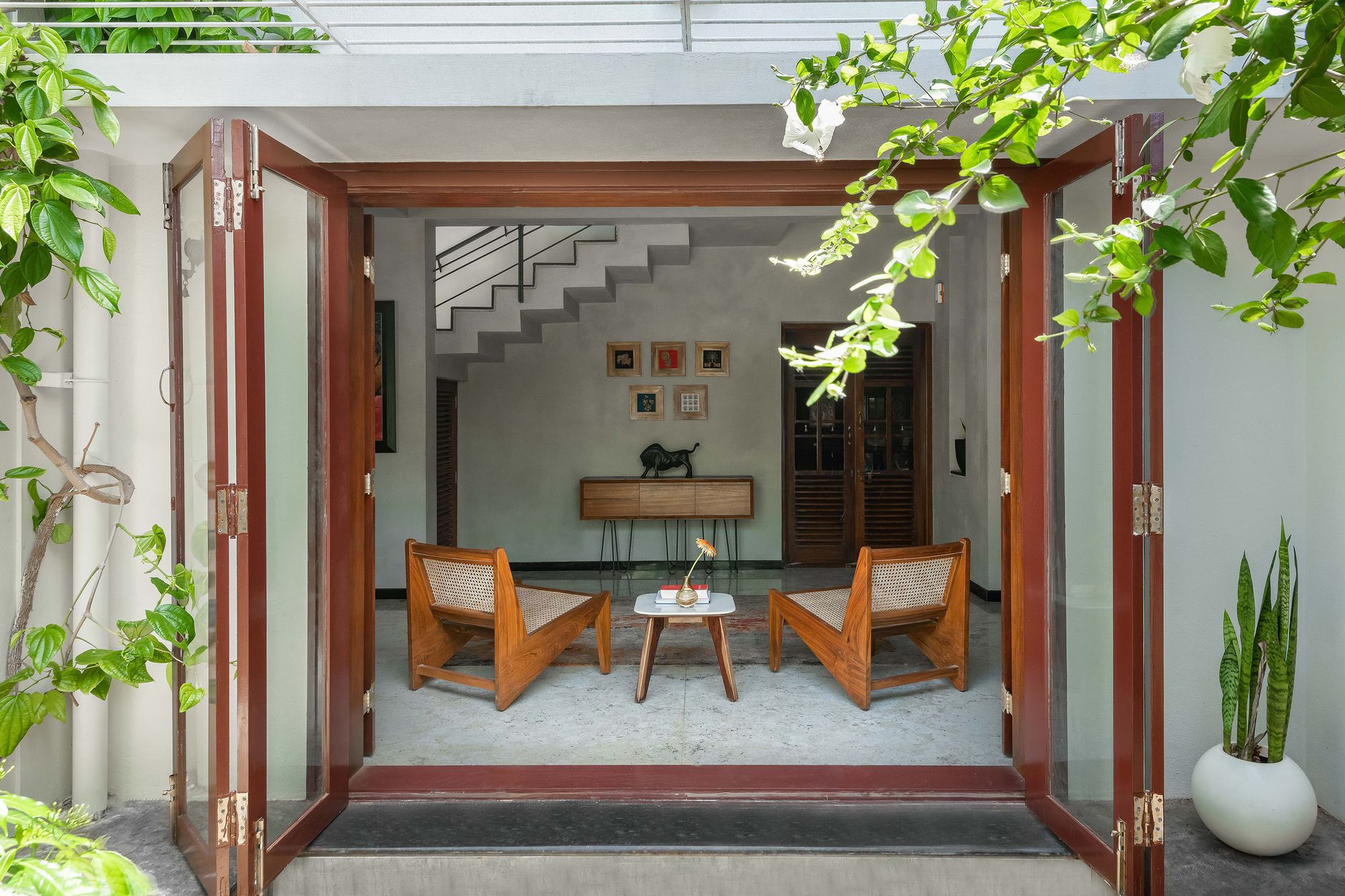 A Tadao Ando-Inspired Compact House In Bengaluru